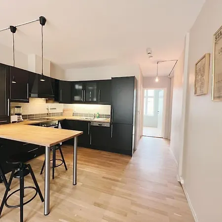 Apartment Dinbnb I 500 M To Centrum I Shared Patio I Street Parking